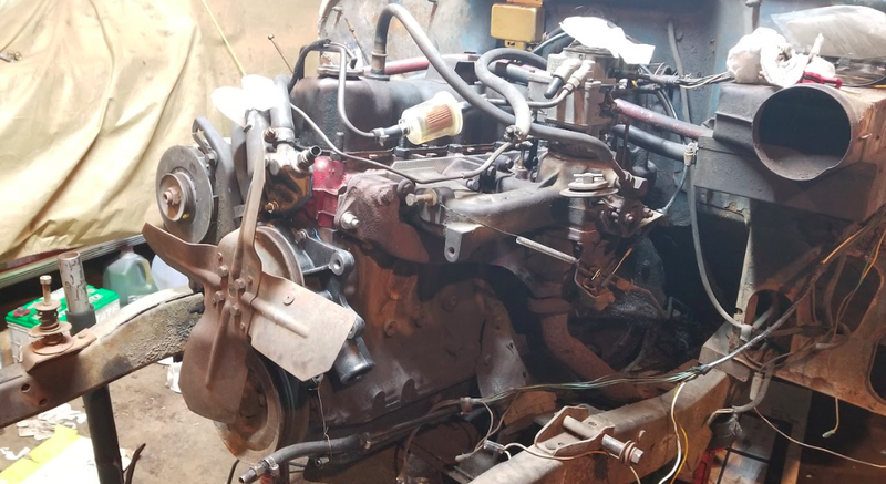 Illustration for article titled A Simple Electrical Issue Has Stopped My $500 Postal Jeep Project in Its Tracks